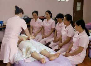 專業(yè)守護(hù)，無痛呵護(hù) 高級(jí)催乳師引領(lǐng)產(chǎn)后乳房健康管理新體驗(yàn)