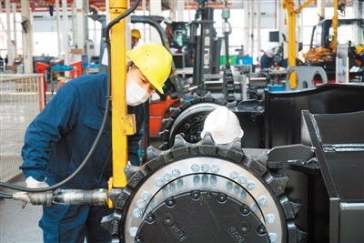 挖掘機變忙釋放積極信號，工程機械行業迎來復蘇新機